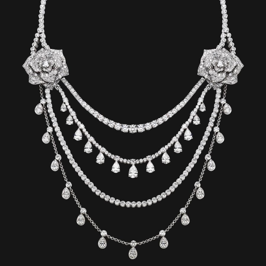 18k Fluid Lines Necklace